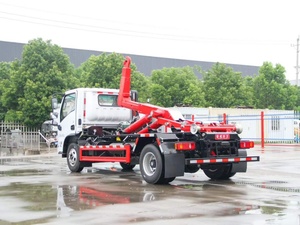 Nouveau camion poubelle diesel de 3 tonnes avec bras de levage à crochet, système roll-on/roll-off, norme d'émission Euro 2 et conteneur compacteur de déchets - Product Image 6