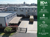Revêtement de terrasse et de sol extérieur commercial en WPC imperméable avec grain de bois 3D pour jardin et terrasse