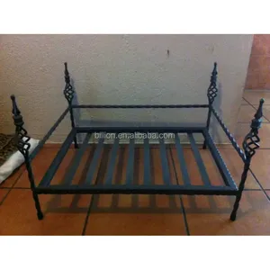<strong>Wrought</strong> <strong>Iron</strong> <strong>Dog</strong> <strong>Bed</strong> - Product Image 1