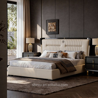 Ensemble complet de meubles de maison en cuir blanc de luxe, lit king-size, coussins doux modernes, lits de villa haut de gamme, ensemble de meubles de chambre à coucher