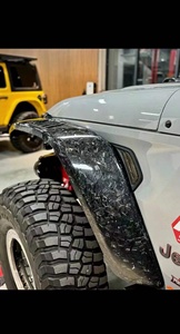 ชุดแต่งโป่งล้อคาร์บอนไฟเบอร์ LUMA 4x4 สำหรับรถออฟโรด รุ่น High Top สำหรับ Jeep Gladiator ปี 2018+ และ 2007-2017 สีดำ ติดตั้งง่าย รับประกัน 1 ปี - Product Image 4