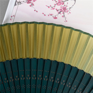 Vente en gros Mini éventail à main en bambou rose chinois soie bambou Mini éventail à main pour femmes pour enfants unisexe Party Favor Bamboo Fan Bones - Product Image 3
