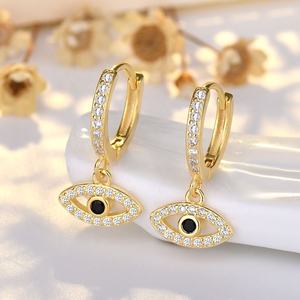 Pendientes de Acero Inoxidable con Forma de Corazón, Abeja, Estrella y Flor para Mujer, Lujosos, Chapados en Oro de 14K, Modernos, Hechos a Medida, de Alta Calidad, para Fiesta - Product Image 1