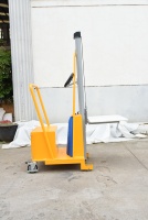 Chariot élévateur électrique à contrepoids personnalisable avec fourches réglables