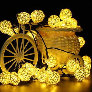 Guirlande Solaire Extérieure Blanc Chaud 8 Modes 7m 50 LED Étanche pour Porche, Gazebo, Clôture, Lampe Fée en Forme de Boule de Rotin Tressée - Product Image 1