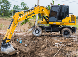 Excavadora de ruedas Liugong W915E original, maquinaria de movimiento de tierras todoterreno confiable para alquiler y venta. - Product Image 3