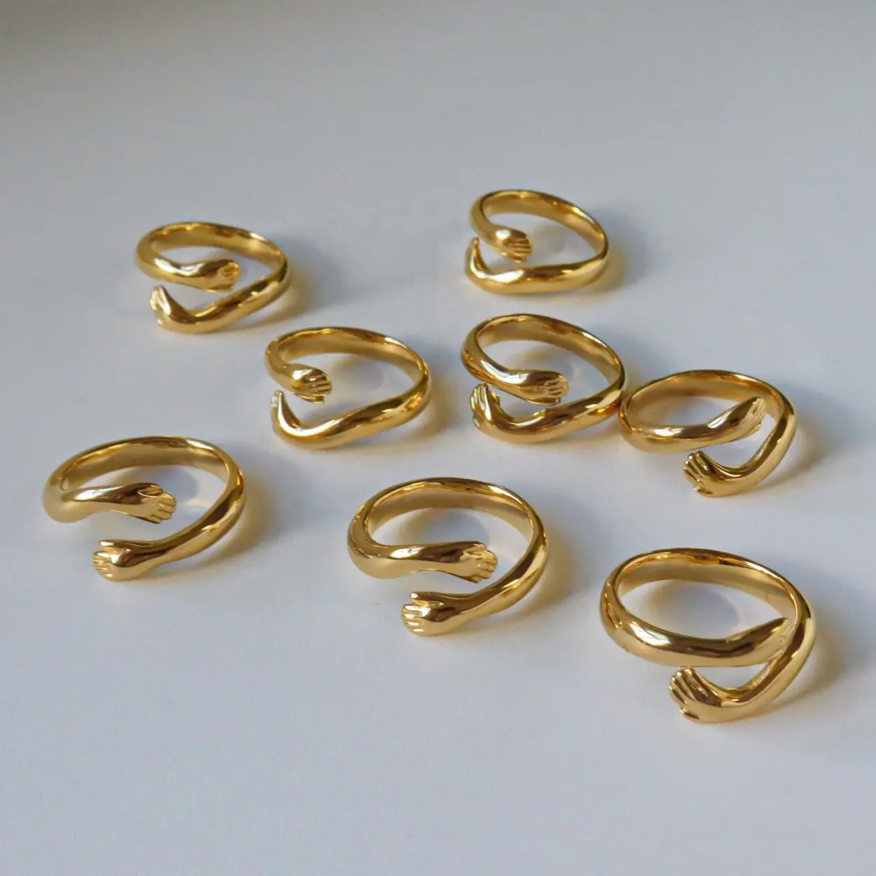אביזרי תכשיטי טבעת חיבוק טרנדיים 18K זהב נירוסטה אופנה ייחודית ניתנת לערום טבעת ידידות מינימליסטית עמידה למים