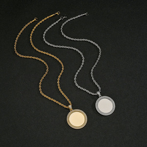 Collana con ciondolo geometrico regalo di compleanno collana con immagine personalizzata collana di zirconi per donna uomo e donna - Product Image 3