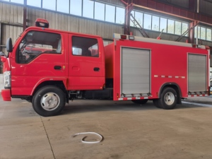 <span class=keywords><strong>Camion</strong></span>-citerne à eau pour incendies certifié CE 1SUZU de 2,5 tonnes, réservoir d'eau de 2500 L, <span class=keywords><strong>camion</strong></span> de pompiers pour la lutte contre les incendies et le pulvérisation routière - Product Image 4