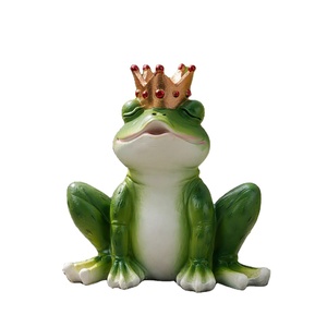 Statuetta Romantica del Principe Rana in Resina per Decorazioni Fiabesche e Regali di San Valentino - Product Image 1