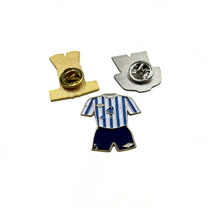 Badge métallique personnalisé en forme de vêtement avec fermoir papillon pour souvenirs, publicité, cadeaux promotionnels d'entreprise - Product Image 3
