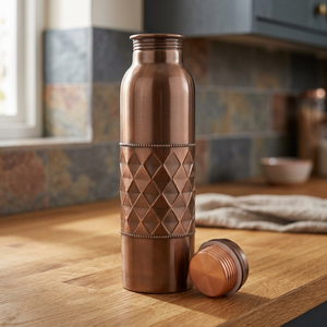 Bouteille d'eau en cuivre antique avec revêtement anti-corrosion, infuseur à thé, design minimaliste, compatible lave-vaisselle, sans danger pour les aliments, hygiénique et sain - Product Image 1
