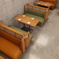 Banquette de restaurant avec dossier en rotin et structure en bois, canapé rembourré, banc de salle à manger pour café, bistrot, hôtel, mobilier commercial