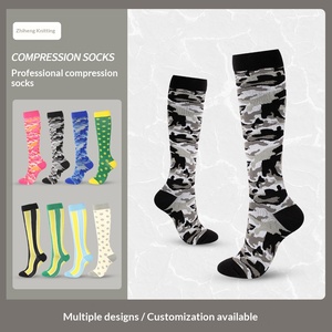 Usine de fabrication de chaussettes de compression sportives, chaussettes de ski montantes au-dessus du genou, bas élastiques, chaussettes de compression en nylon tricoté à pois - Product Image 3