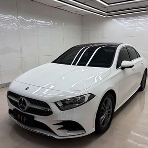 Voiture d'occasion <span class=keywords><strong>Mercedes</strong></span>-Benz <span class=keywords><strong>Classe</strong></span> <span class=keywords><strong>A</strong></span> <span class=keywords><strong>180</strong></span> L Manuelle Berline Sportive 2022 Conduite à Gauche - Product Image 3
