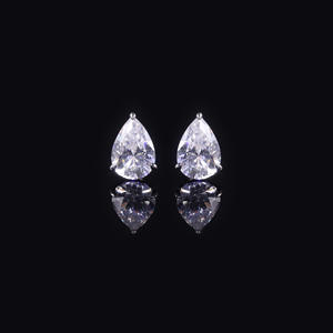 Pendientes de Botón con Moissanita <span class=keywords><strong>en</strong></span> Forma de Pera Estilo Hepburn, Garra de Águila, 0.5/1.5/2 Quilates, Plata de Ley S925, Chapados <span class=keywords><strong>en</strong></span> Oro, Unisex - Product Image 1