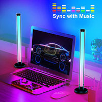 Lampe de table LED blanche minimaliste en aluminium avec contrôle par application WiFi USB, lumière d'ambiance rythmique RGB pour salon, jeux et soirées