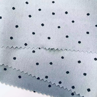 Vente en gros de tissu d'ameublement pour garçons en polyester 100% biologique, respirant, à séchage rapide, antistatique, infroissable, tissé, à carreaux imprimés, en crêpe