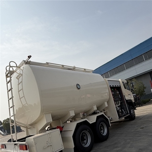 Camion-citerne de ravitaillement <span class=keywords><strong>a</strong></span>érien SINOTRUK HOWO Dongfeng 6x4 20000L 5000 gallons LHD à <span class=keywords><strong>vendre</strong></span> - Product Image 3