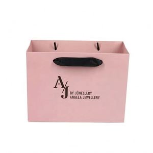 Recyclable Luxury Kraft Paper Bag Packaging Custom Printed Logo Printed Clothing Gift Shopping Handle Paper Bag With Logo - Product Image 5