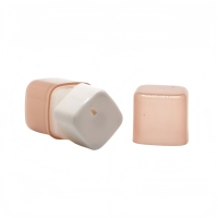 Tube de correcteur Yuecai carré torsadé 10g en PP dépoli, contenant de crème solide pêche en stick, distributeur rotatif, vente en gros
