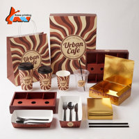 Ensemble d'emballages à café motif tourbillon rétro : tasses, sacs, boîtes, plateaux, couverts avec design ondulé vintage pour café urbain, personnalisation complète