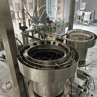 Machine de capsulage de remplissage d'embouteillage de teinture de concentrés d'huile de nettoyage de solvant à grande vitesse pour la ligne d'emballage de bouteille
