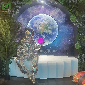 Hecho a mano fibra de vidrio resina centro comercial decorativo chapado en oro <span class=keywords><strong>espacio</strong></span> hombre astronauta estatua - Product Image 2