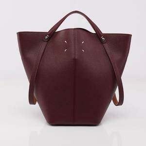 Bolso de piel de vaca suave con asa para el hombro, un bolso cruzado retro y sencillo de gran capacidad para mujer - Product Image 5