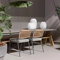 Ensemble de sièges de patio extérieur moderne en aluminium tressé, table et chaises, finition imperméable durable, garantie de 3 ans pour les hôtels