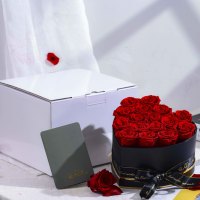 Boîte en forme de cœur de roses éternelles très vendue – Idéale pour le Nouvel An, Noël, la remise des diplômes, la décoration intérieure, et comme cadeau pour la Saint-Valentin et la fête des Mères