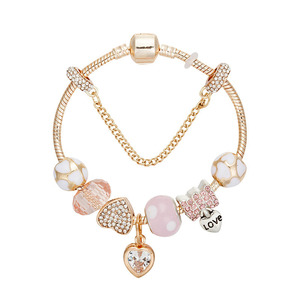 <span class=keywords><strong>Pulsera</strong></span> europea DIY con cadena de serpiente dorada, cadena de seguridad, cuentas <span class=keywords><strong>Chamilia</strong></span> rosas y colgante de corazón LOVE de cristal completo - Product Image 1