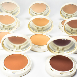 Oil Control Compact <strong>Powder</strong> <strong>SPF</strong> 30 for All Skin Types and Tones Weightless Matte Finish Compact <strong>Powder</strong> - Product Image 5