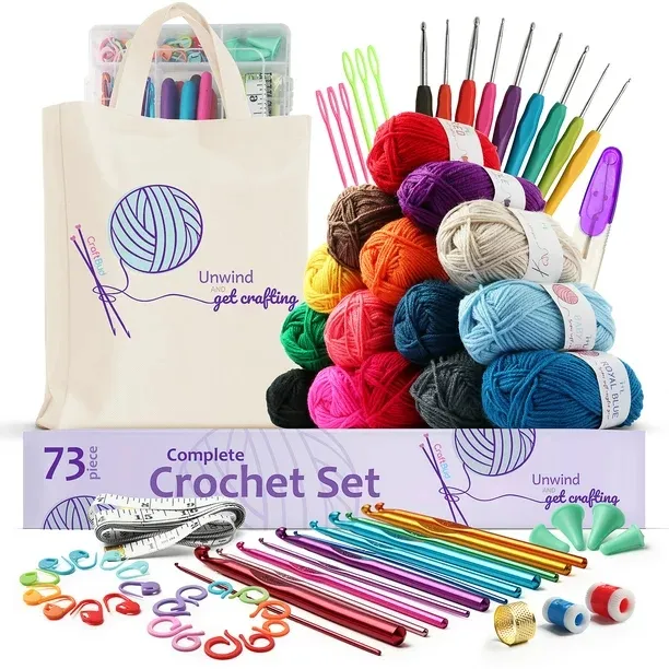 かぎ針編みフック付き73ピースかぎ針編みセットキットヤーンセットプレミアムバンドルには、ヤーンボール、針、アクセサリーキット、トートバッグが含まれています