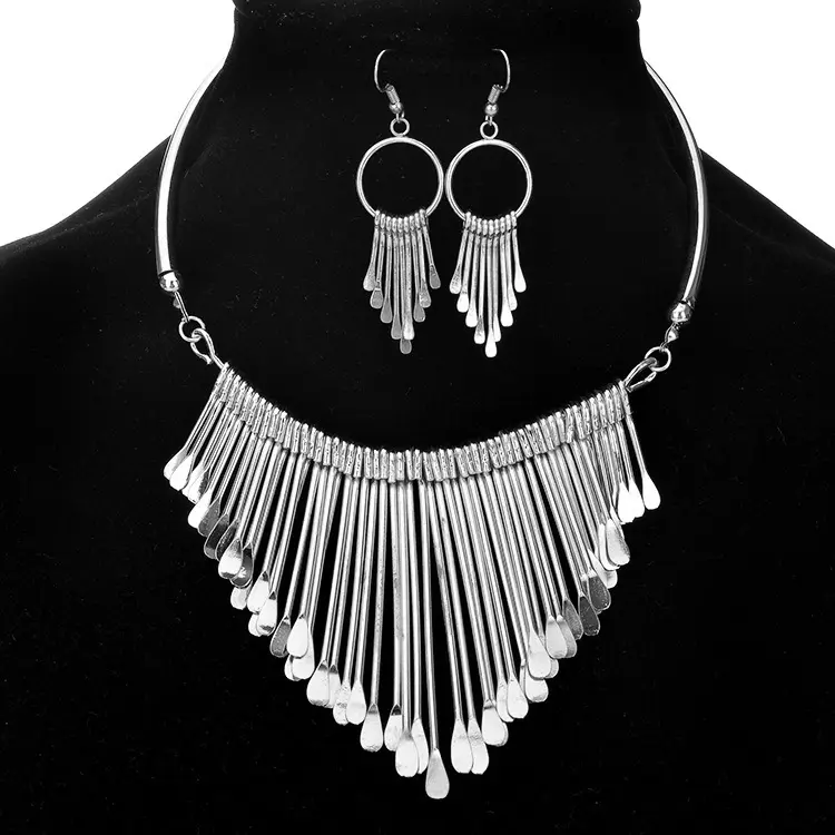 New Fashion Necklace Jewelry Sets 2 Pcs/set Statement Bridal Necklaces Earrings Personality Tassel Choker Necklace