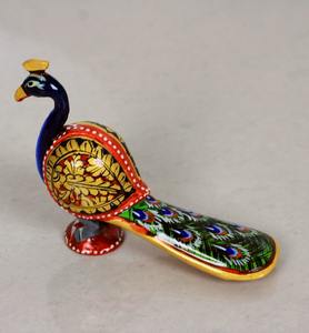 Estatua de Pavo Real de Madera Pintada a Mano con Colores Vibrantes y Arte Tradicional Indio Meenakari, Escultura Decorativa - Product Image 3