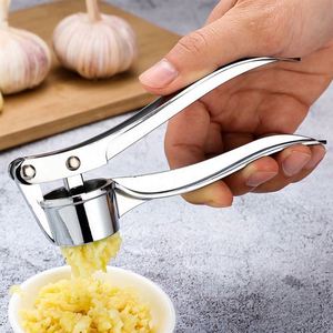 Manufacturer Mini Zinc Alloy Manual Garlic Press Kitchen Tools Small Lime Fruits Juicer Garlic Presser Ginger <b>Chopper</b> - Product Image 4