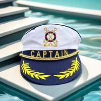 Casquette de capitaine marine blanche en gros avec lettres CAPTAIN et ancre dorée pour adultes – Idéale pour les fêtes sur yacht