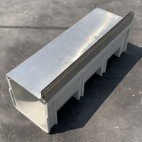 Caniveau de drainage linéaire moderne en acier inoxydable avec grille de recouvrement incurvée de type fente dissimulée pour eaux pluviales extérieures