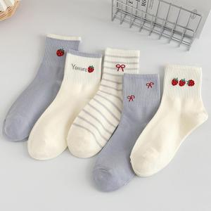 Hot Sale Custom Embroidered Women Crew Cotton Autumn Winter Fashion Ins Style Casual <strong>Socks</strong> for Daily Wear - Product Image 5