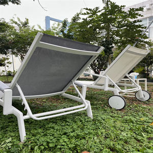 Chaise longue moderne en tissu avec structure en aluminium et coussins pour salon de villa ou de parc - Product Image 6