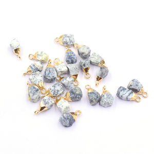 Dendritic โอปอลพร้อมประกันตัวจี้ชุบทองรูปทรงหยาบ - Product Image 1