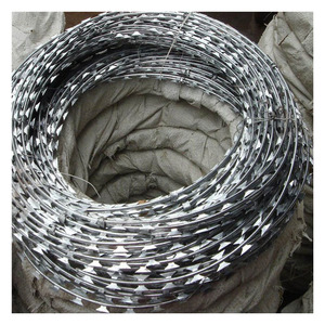 Fil barbelé électrique galvanisé BTO22 450mmx10kg en bobine pour usage ferroviaire certifié ISO9001 par rouleau - Product Image 1