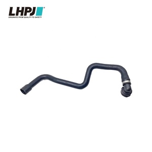 Tuyau de refroidissement du radiateur <span class=keywords><strong>V40</strong></span> 525 526 31319337 pour <span class=keywords><strong>Volvo</strong></span> <span class=keywords><strong>V40</strong></span> <span class=keywords><strong>Cross</strong></span> <span class=keywords><strong>Country</strong></span> D3 D4 <span class=keywords><strong>T4</strong></span> 1.6L 2.0L 2012-2019 Tuyau de retour d'eau du moteur - Product Image 1