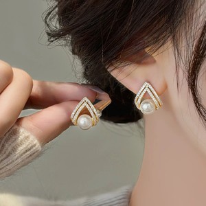 Pendientes de Año Nuevo 2025 Retro en Rojo Vino y Blanco con Microincrustaciones de Diamantes de Imitación, Diseño Único y Exclusivo, Joyería Popular de Aleación de Zinc - Product Image 3