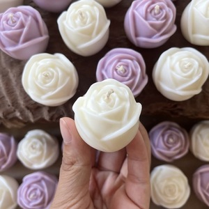 Bougie artisanale en cire de soja en forme de rose, parfumée, pour la Saint-Valentin et les anniversaires, vente en gros - Product Image 4