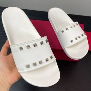 Pantuflas Unisex de Alta Calidad con Diseño de Tachuelas, Pantuflas de Playa para Exteriores, Transpirables y Desodorantes, Dropshipping - Product Image 4