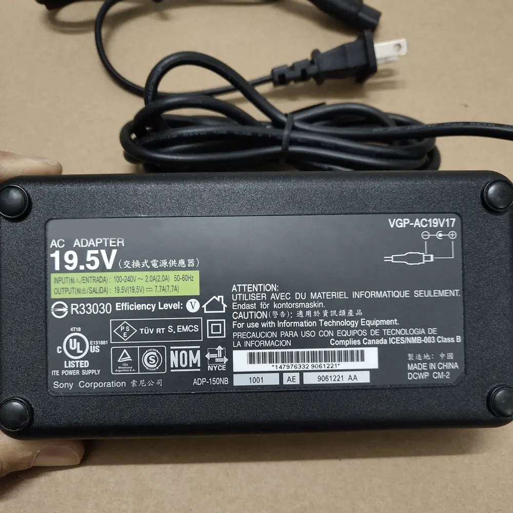 Weixinda 150W 19.5V 7.7Aラップトップデスクトップ電源アダプターforSony VAIO SVL24116FG VGP-AC19V54