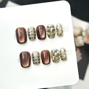 Ongles artificiels de haute qualité, courts, en forme d'amande, à motifs floraux, avec contraste de couleurs, à presser - Product Image 4