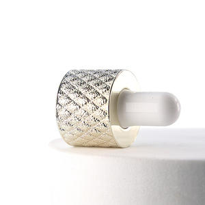 Venta al por mayor 30ml Botellas cuentagotas de vidrio Patrón de piña Uso para máscara de aceite de esencia Rosa Amarillo Verde Azul <span class=keywords><strong>Rojo</strong></span> Ámbar Negro Colores - Product Image 6